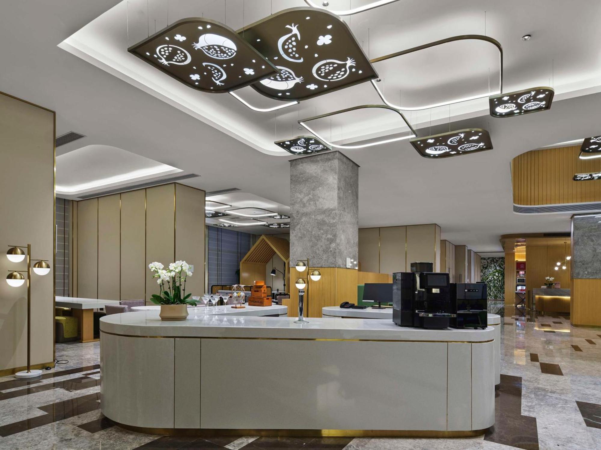 Hilton Garden Inn Tianjin Huayuan Exterior photo